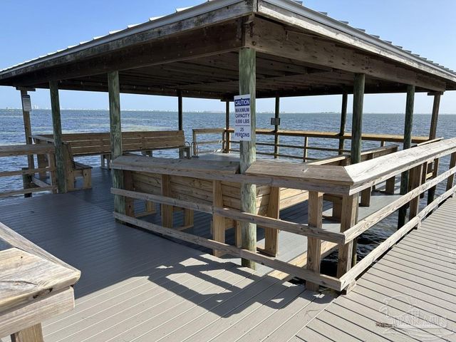 6576 Liberty St, Navarre, FL 32566