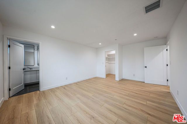 1525 S Carmelina Avenue 1527, Los Angeles, CA 90025