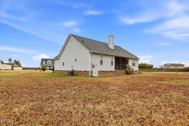 40 Farmgate Court, Selma, NC 27576