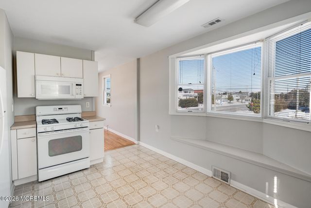 2402 -L- Central Avenue, Barnegat Light, NJ 08006