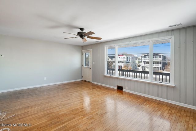 2402 -L- Central Avenue, Barnegat Light, NJ 08006