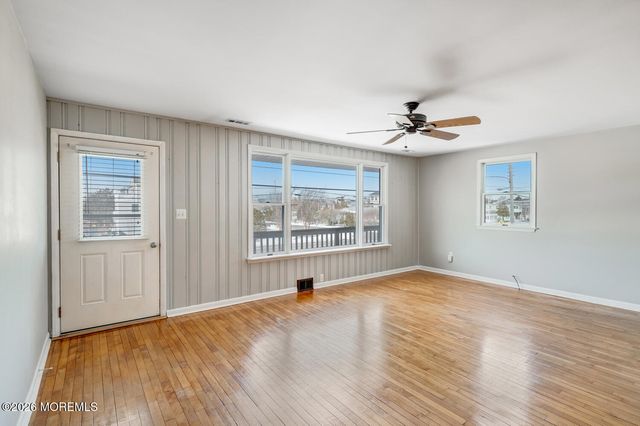 2402 -L- Central Avenue, Barnegat Light, NJ 08006