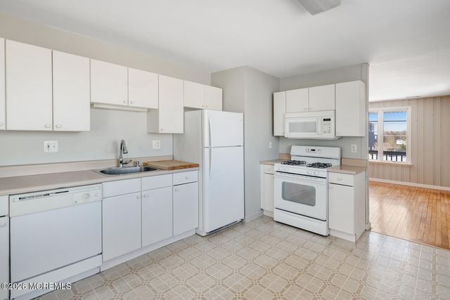 2402 -L- Central Avenue, Barnegat Light, NJ 08006