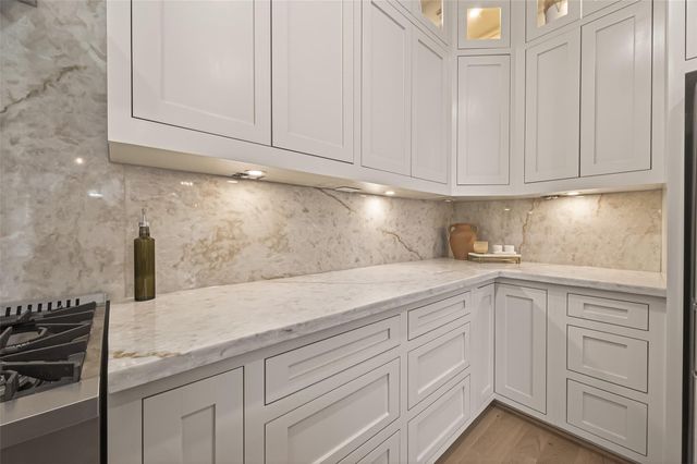 301 Vincent Street, Houston, TX 77009