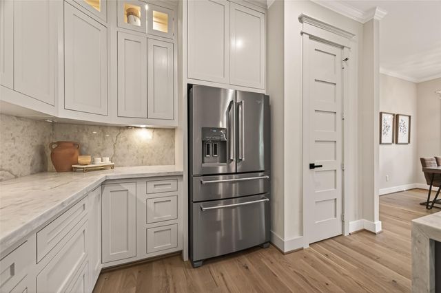 301 Vincent Street, Houston, TX 77009