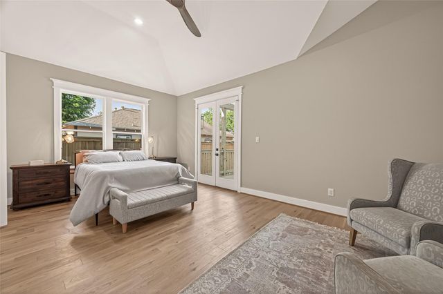 301 Vincent Street, Houston, TX 77009