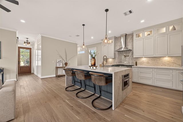 301 Vincent Street, Houston, TX 77009