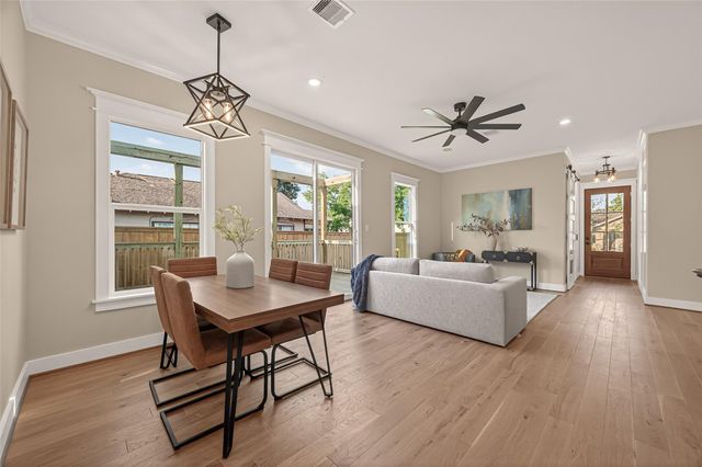 301 Vincent Street, Houston, TX 77009