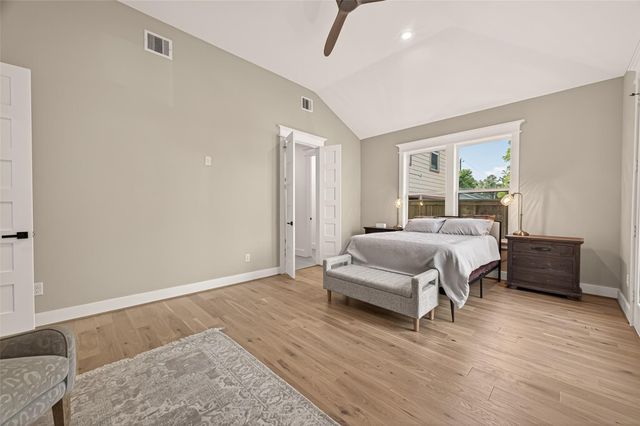 301 Vincent Street, Houston, TX 77009
