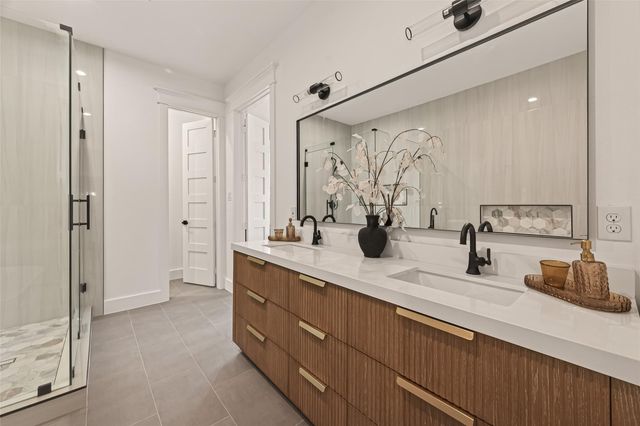 301 Vincent Street, Houston, TX 77009