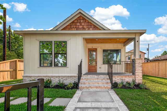 301 Vincent Street, Houston, TX 77009