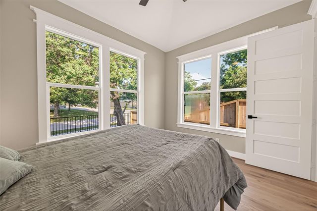 301 Vincent Street, Houston, TX 77009
