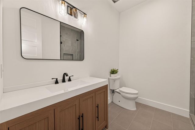 301 Vincent Street, Houston, TX 77009