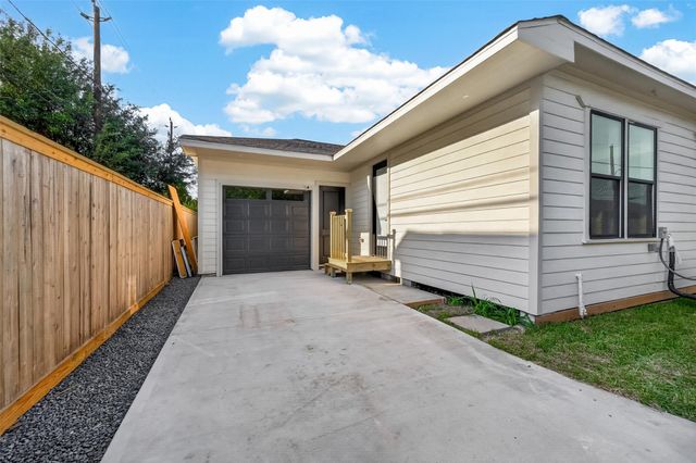 301 Vincent Street, Houston, TX 77009