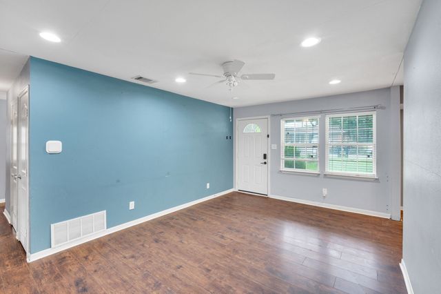 419 HighCrest Drive, Dallas, TX 75232