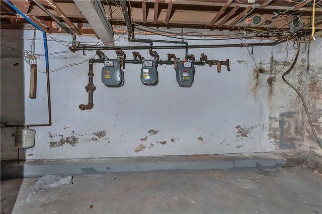 27 Greenville Avenue, Johnston, RI 02919