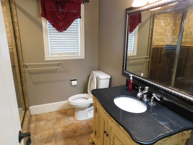 1001 DOGWOOD ST, Gilmer, TX 75644