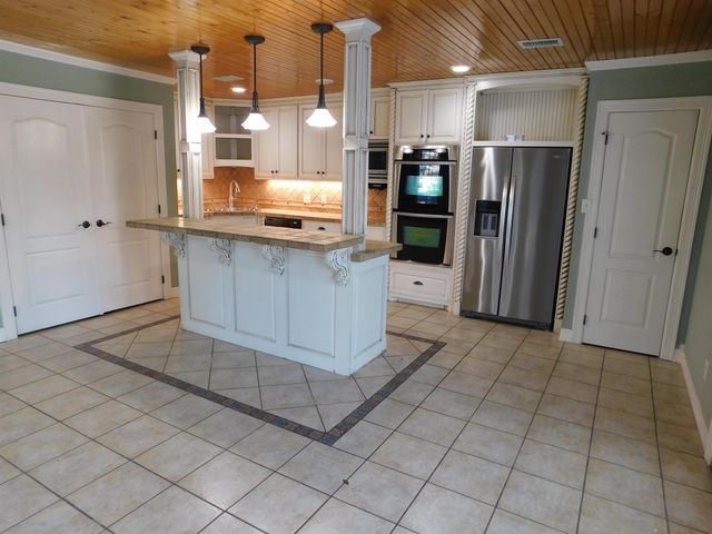 1001 DOGWOOD ST, Gilmer, TX 75644