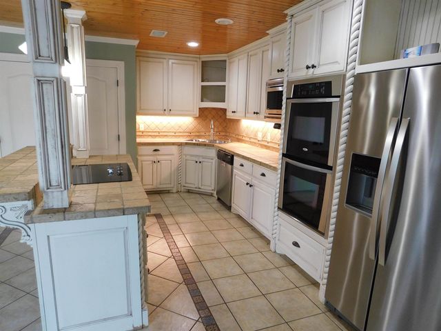 1001 DOGWOOD ST, Gilmer, TX 75644