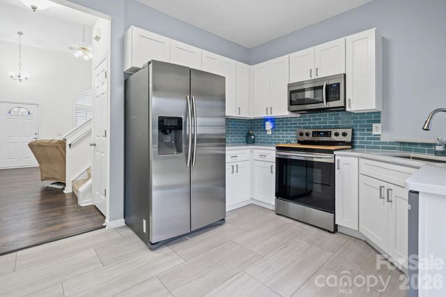 2737 Mill Valley Court, Matthews, NC 28105