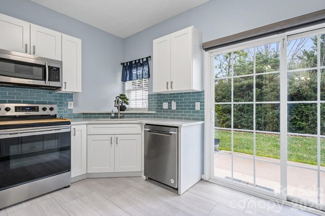 2737 Mill Valley Court, Matthews, NC 28105