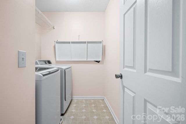 2737 Mill Valley Court, Matthews, NC 28105