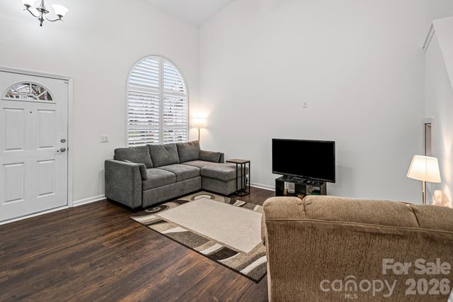 2737 Mill Valley Court, Matthews, NC 28105