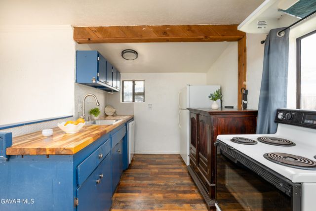 43677 Trail M, Lake Hughes, CA 93532