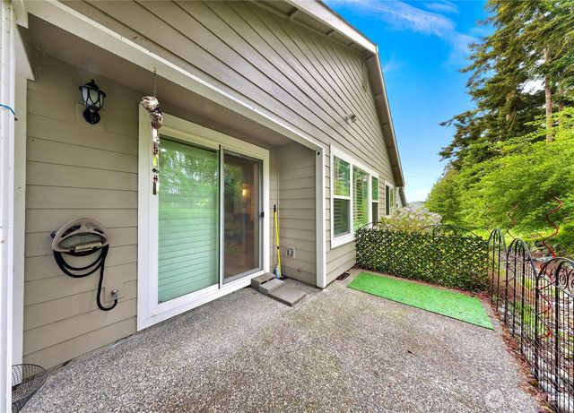 167 NW 12th Court, Oak Harbor, WA 98277