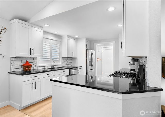 167 NW 12th Court, Oak Harbor, WA 98277