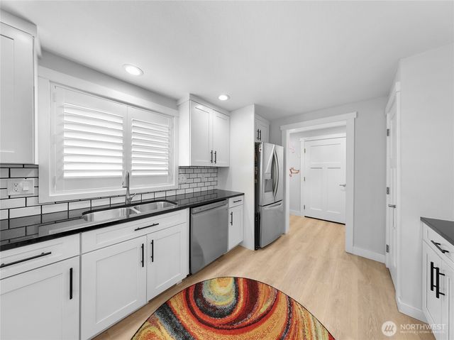 167 NW 12th Court, Oak Harbor, WA 98277