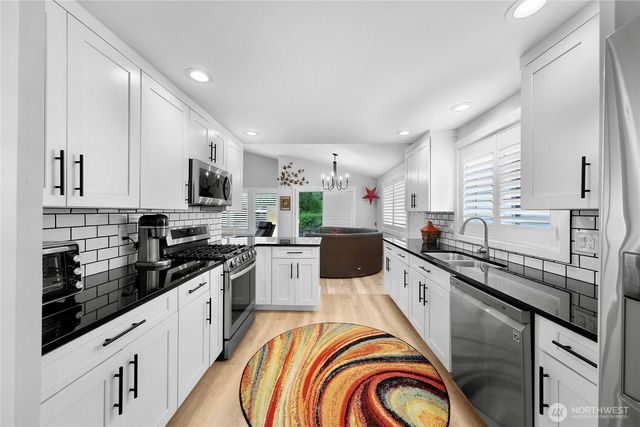 167 NW 12th Court, Oak Harbor, WA 98277