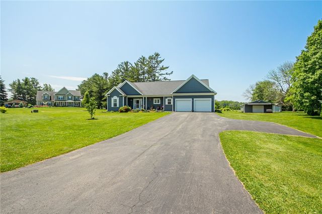 4424 Lake Road, Williamson, NY 14589