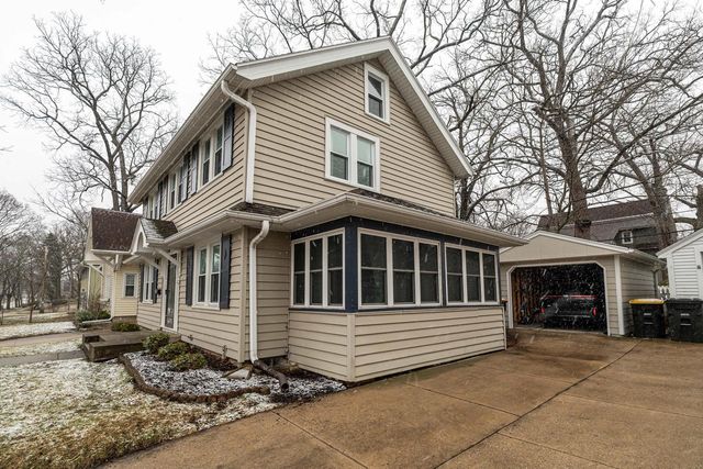 6723 W Wells STREET, Wauwatosa, WI 53213