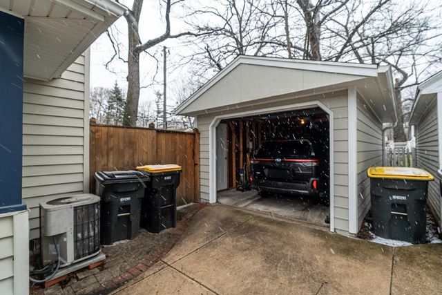 6723 W Wells STREET, Wauwatosa, WI 53213