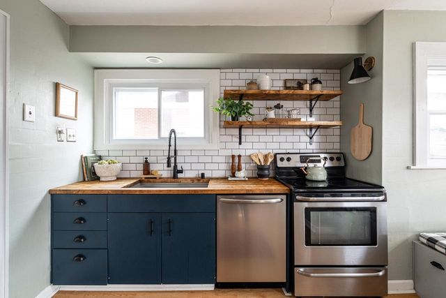 6723 W Wells STREET, Wauwatosa, WI 53213