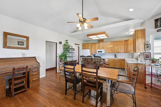 2857 Moonshine Ln, Loomis, CA 95650