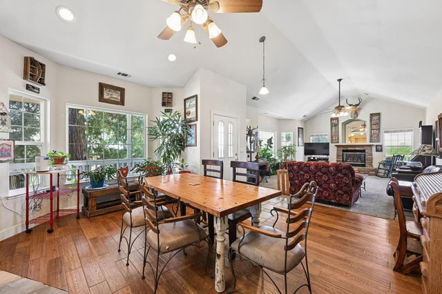 2857 Moonshine Ln, Loomis, CA 95650