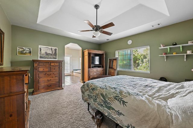 2857 Moonshine Ln, Loomis, CA 95650