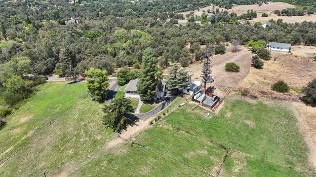 2857 Moonshine Ln, Loomis, CA 95650