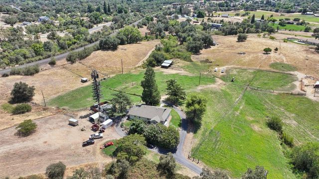 2857 Moonshine Ln, Loomis, CA 95650