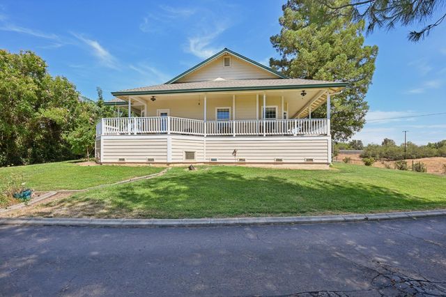 2857 Moonshine Ln, Loomis, CA 95650