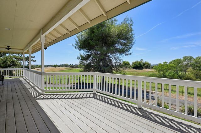 2857 Moonshine Ln, Loomis, CA 95650