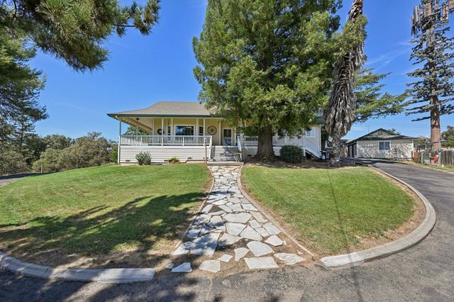 2857 Moonshine Ln, Loomis, CA 95650