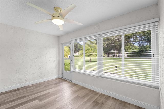 3351 STONEHAVEN COURT W C, Palm Harbor, FL 34684