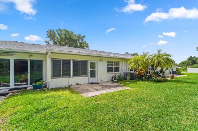 3351 STONEHAVEN COURT W C, Palm Harbor, FL 34684