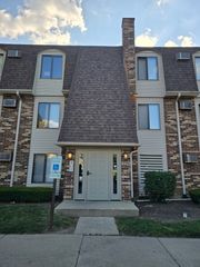 229 W Court Of Shorewood Court 3A, Vernon Hills, IL 60061