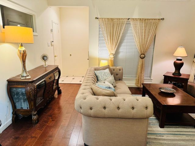 2001 Bering Drive 2D, Houston, TX 77057