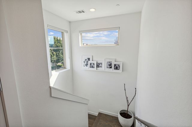 5015 Manett Street 101, Dallas, TX 75206