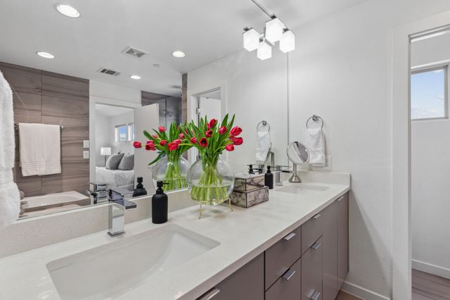 5015 Manett Street 101, Dallas, TX 75206